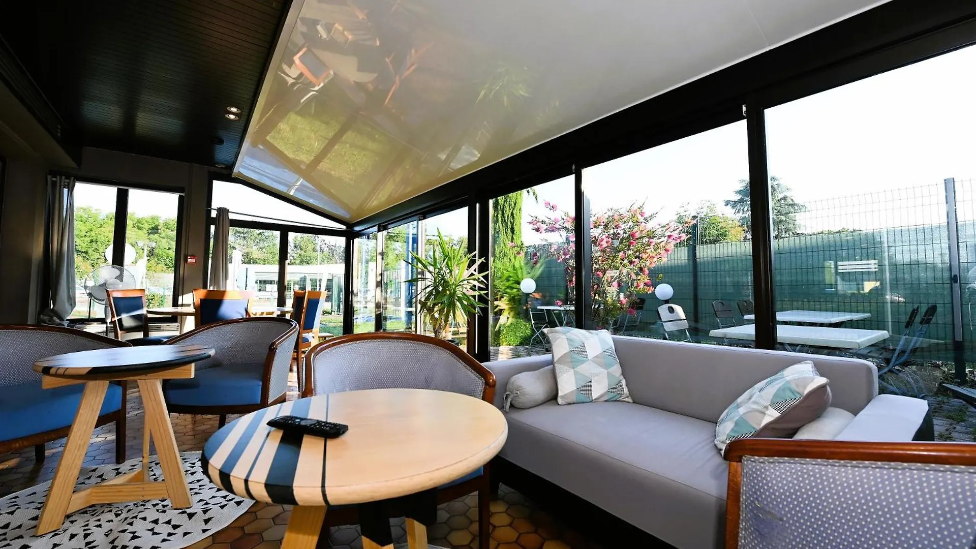 Kyriad Tarbes Odos Francia