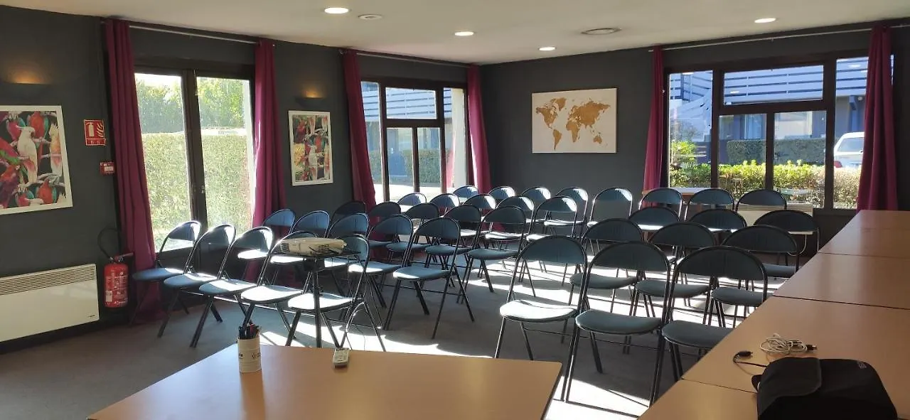 Kyriad Tarbes Odos 2*,  France